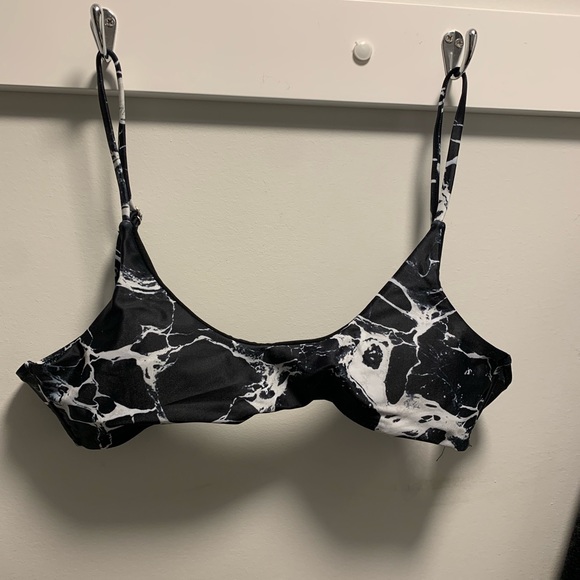 swimsuit top - Picture 1 of 7